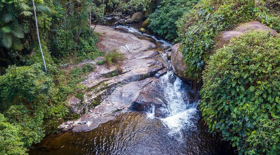 cachoeira-poco-do-tarzan
